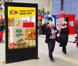 Işıklı Elektrik Direği - Zonguldak Kozlu Millet Caddesi Tramvay Durağı Karşısı